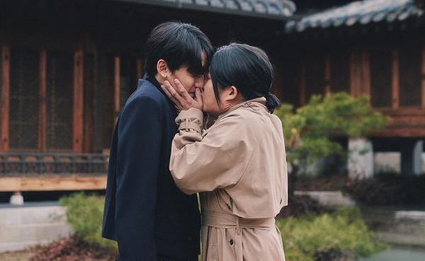 입술 닿자 겁먹은 이도현…보는이 경악한 키스신 상대