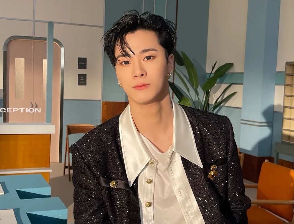 아스트로 문빈, 자택서 숨진 채 발견…극단적 선택인 듯