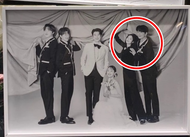 김연아가 남편과 함께 들러리 나선 웨딩화보 주인공은?