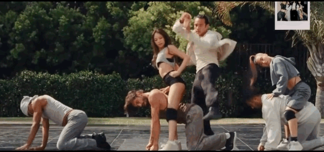 제니 데뷔작 ‘디 아이돌’ 시즌2 제작 무산….선정성 논란만 남겨. 디 아이돌 움짤