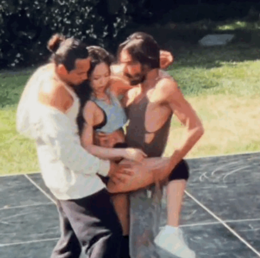 “너무 야해”..난리난 ‘디 아이돌’ 제니 댄스 장면