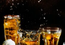 ‘비싸서 섞어 마셔요’ 위스키, 오픈런 사라진 자리에 하이볼만 남았다.