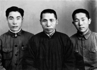 180억 기부했다 140억 세금 폭탄 맞은 그가 한 말 김구 가문 가족 사진