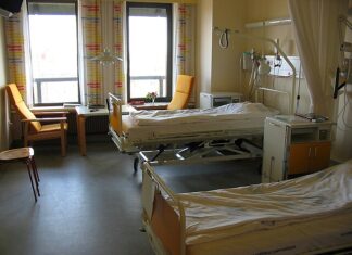 어느 40대의 간병인 일지 1 병원 병실 내부