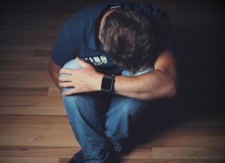 발기부전 발생률 3배 이상 높이는 위험천만한 행동 남성 우울