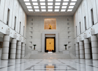 9세 딸 앞에서 남자들과 성관계·성적학대한 친모