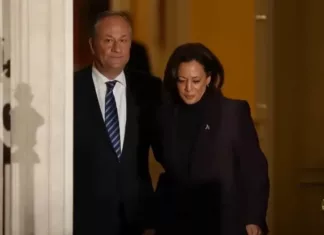 “아이들 선생님과 불륜 저질렀다” 인정한 해리스 부통령 남편