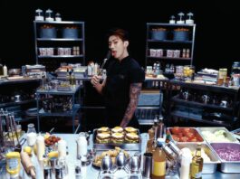 성인 SNS 플랫폼에 세미누드올려 전성기 수입 3배…. 스타들에게 무슨 일 온리팬스 만든 박재범