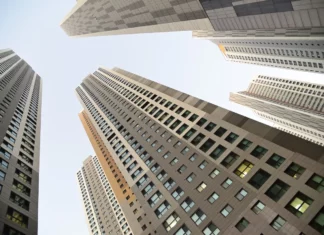 작은 딸, 큰 딸, 엄마 순서대로…이웃집 세모녀 성추행한 남성 아파트