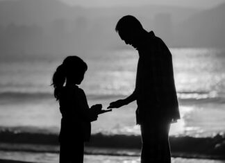 “내 딸 치곤 너무 예쁜데” 아내 불륜 의심한 남편, 놀라운 반전이… 딸 아기 아빠 가족