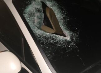 소래터널 고속도로 달리던 차에 날아든 거대 쇳덩이, 정체는?