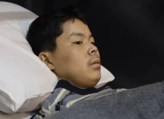 생포된 파병 북한군 “한국 사랑 영화 틀어주세요” 북한군