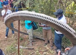 하늘에서 뚝 떨어진 500kg짜리 금속 고리…상상도 못한 정체 우주쓰레기