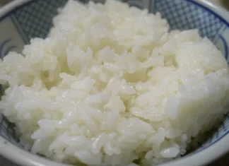 “자꾸 밥 공짜로 더 달라는 손님들, 제 속이 좁은 건가요?” 쌀밥 공깃밥