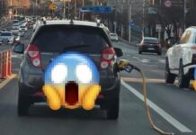 인천 도로서 차에 주유건 꽂은 채 달린 50대 여성 사진